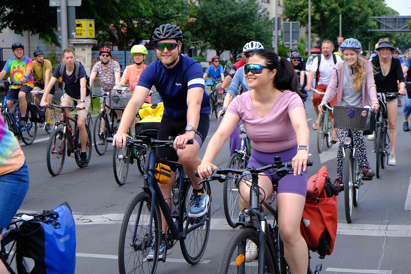 Gllückliche Gesichter bei der ADFC-Sternfahrt: "So sollte sich Radfahren jeden Tag anfühlen" Gllückliche Gesichter bei der ADFC-Sternfahrt: "So sollte sich Radfahren jeden Tag anfühlen"