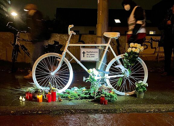 Geisterrad an der Gehrenseestraße in Lichtenberg Geisterrad an der Gehrenseestraße in Lichtenberg