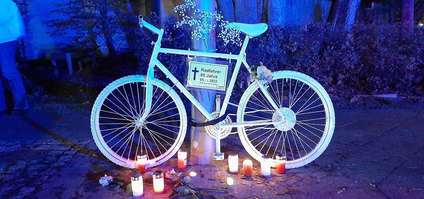 Geisterrad für getöteten Radfahrer in Lichtenrade Geisterrad für getöteten Radfahrer in Lichtenrade