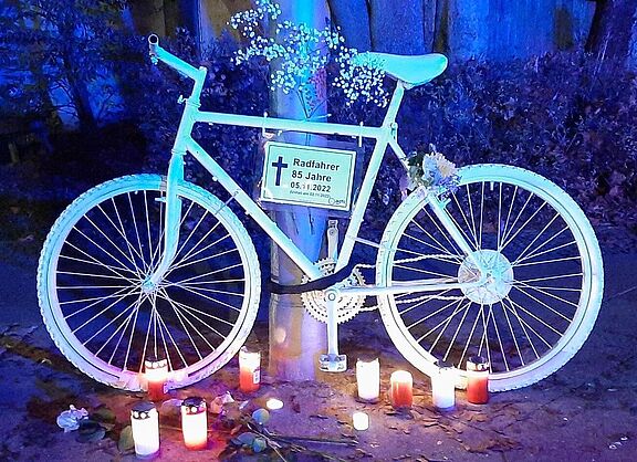 Geisterrad für getöteten Radfahrer in Lichtenrade Geisterrad für getöteten Radfahrer in Lichtenrade