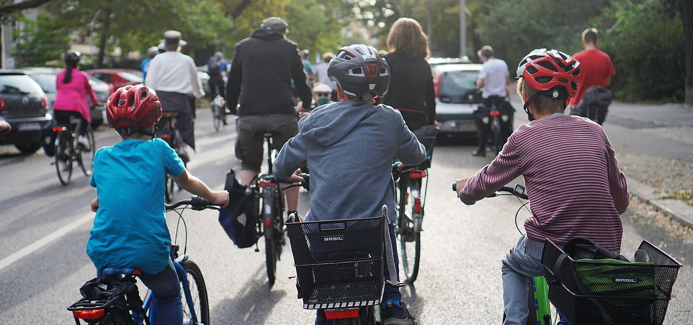 Kinder auf Fahrraddemo