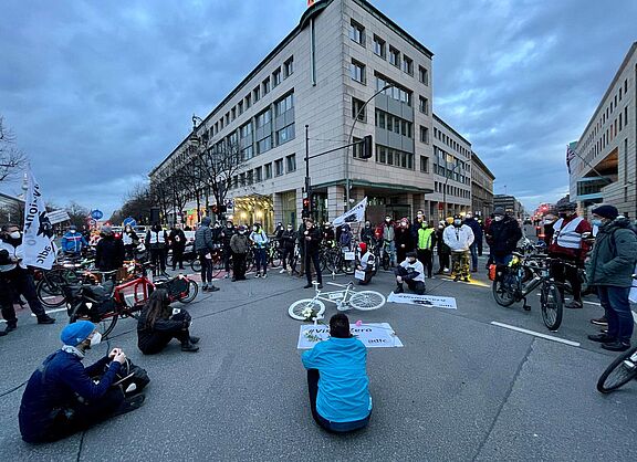 Mahnwache Mitte 2022 Mahnwache Geisterrad Berlin Mitte 2022