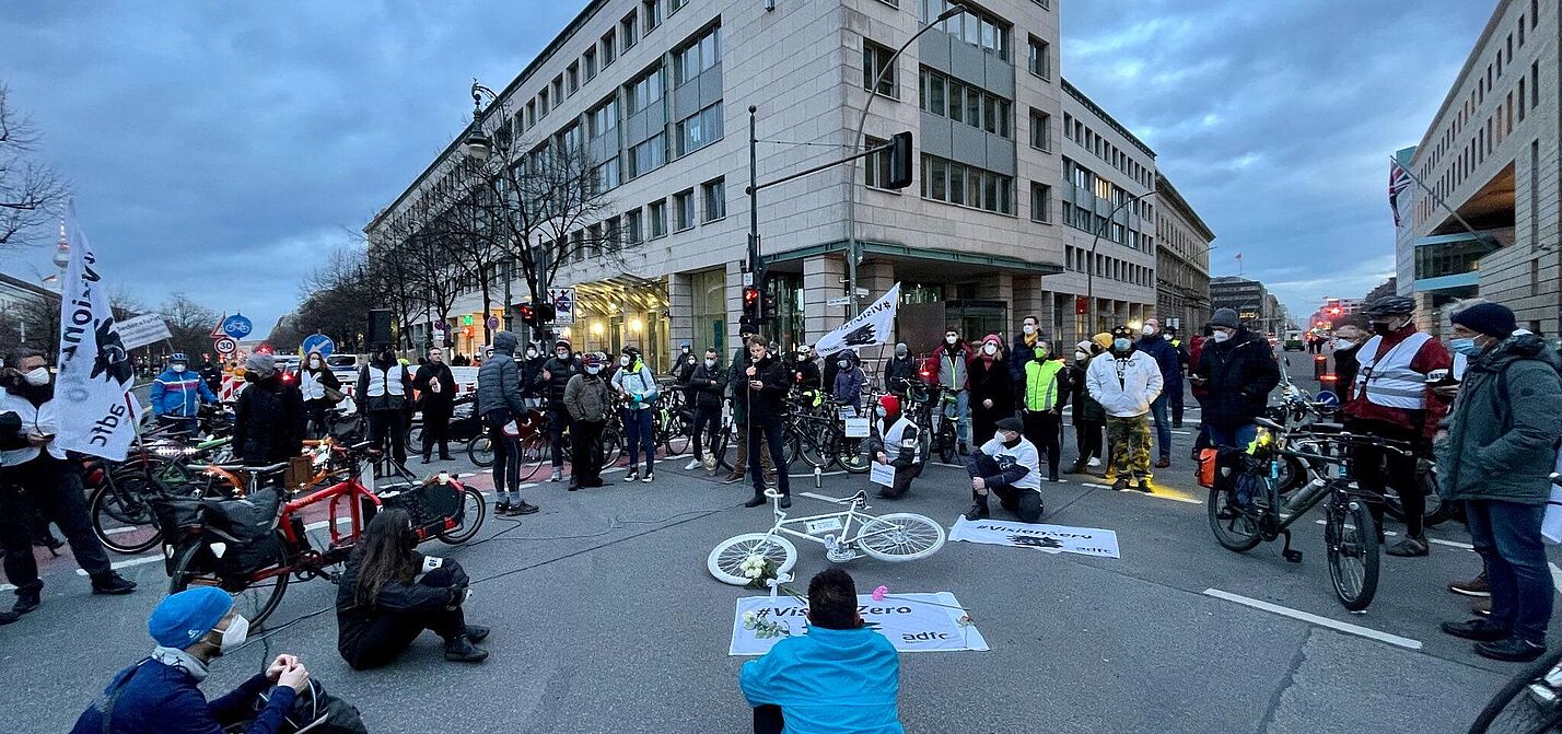 Mahnwache Mitte 2022 Mahnwache Geisterrad Berlin Mitte 2022