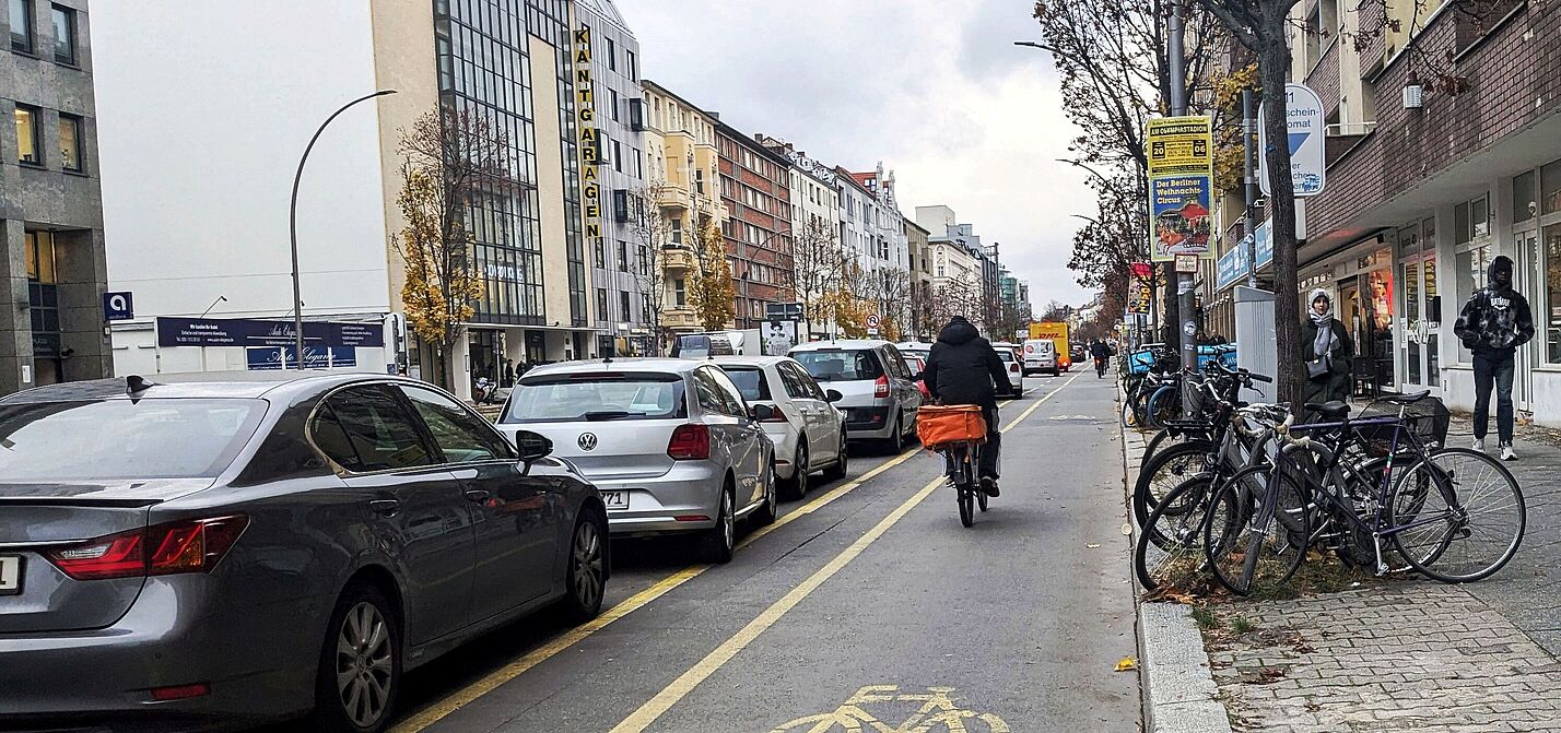 Radfahren auf der Kantstraße: Sicher mit geschütztem Radweg Radfahren auf der Kantstraße: Sicher mit geschütztem Radweg