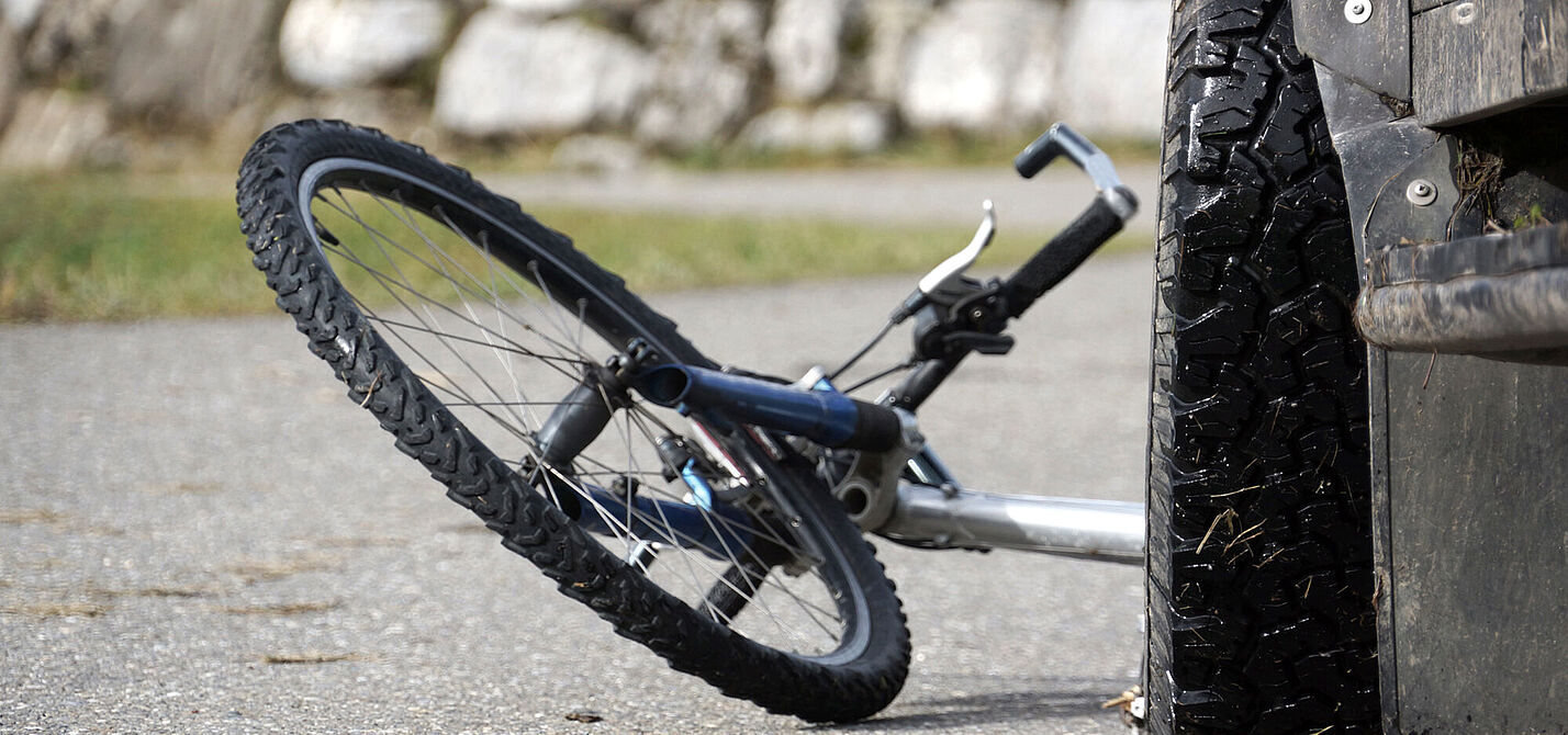 Collisions between a bicycle and a car Collisions between a bicycle and a car