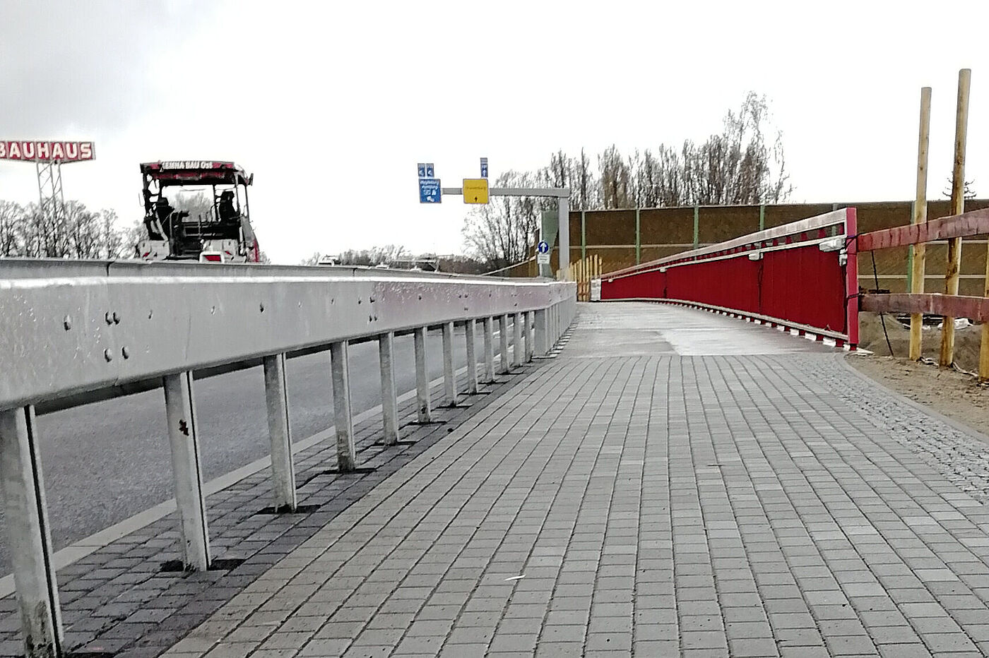 Zu niedrige Leitplanken auf der neuen B96-Brücke