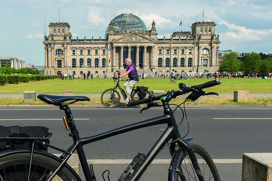 Am 24. Juni 2021 hat der Bundestag die Novelle des Klimaschutzgesetzes beschlossen. Das Fahrrad als Verkehrsmittel muss auf Bundesebene die gleiche Priorität in Politik und Verwaltung erhalten, wie andere Verkehrsmittel.