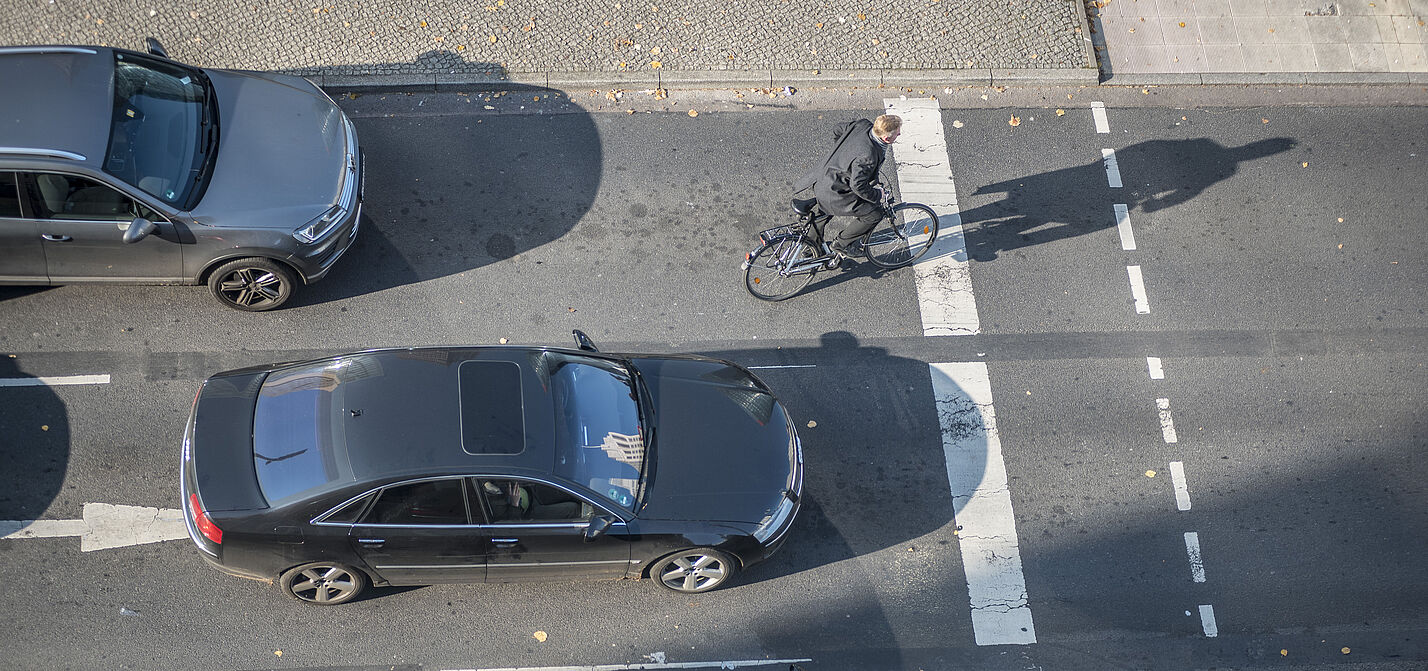 Radfahren in der Stadt - Ampelstart von oben Radfahren in der Stadt, Ampelstart von oben